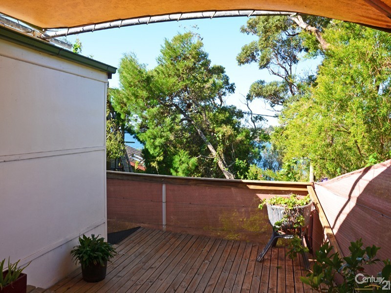 4 CRAMMOND AVENUE, Bundeena NSW 2230