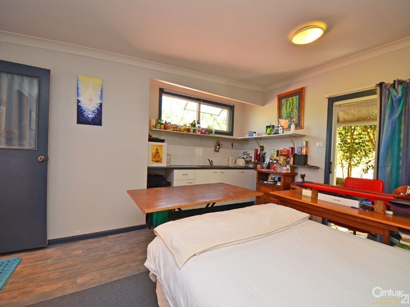 4 CRAMMOND AVENUE, Bundeena NSW 2230