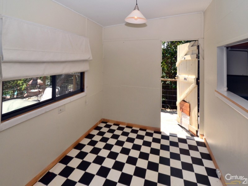 33 ERIC STREET, Bundeena NSW 2230