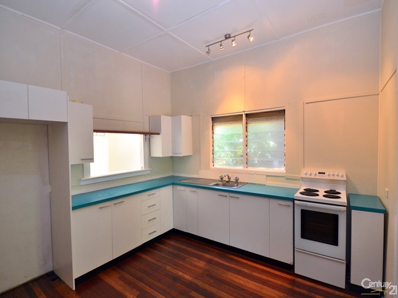 33 ERIC STREET, Bundeena NSW 2230