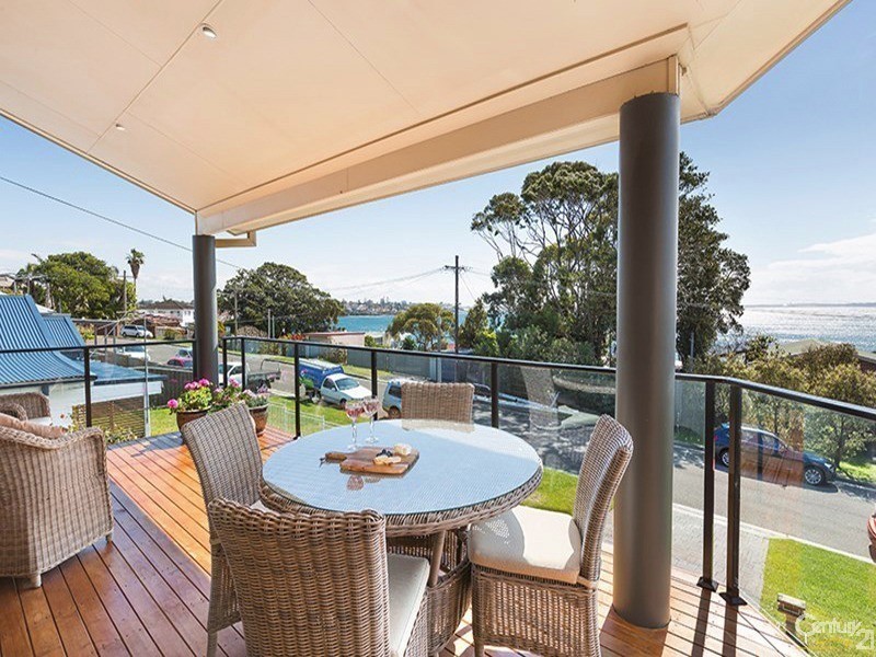 8 Neil Street, Bundeena NSW 2230