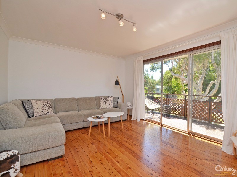 3 BOMBORA AVENUE, Bundeena NSW 2230