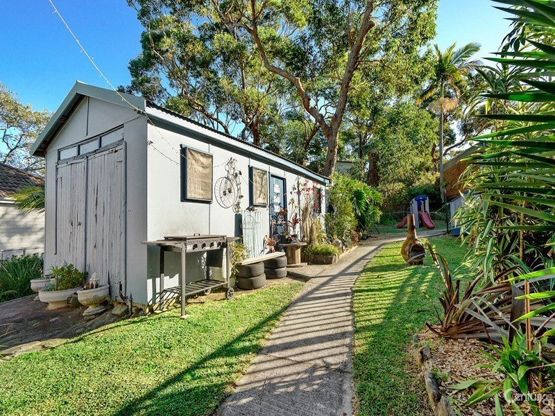 9 SHORT AVENUE, Bundeena NSW 2230