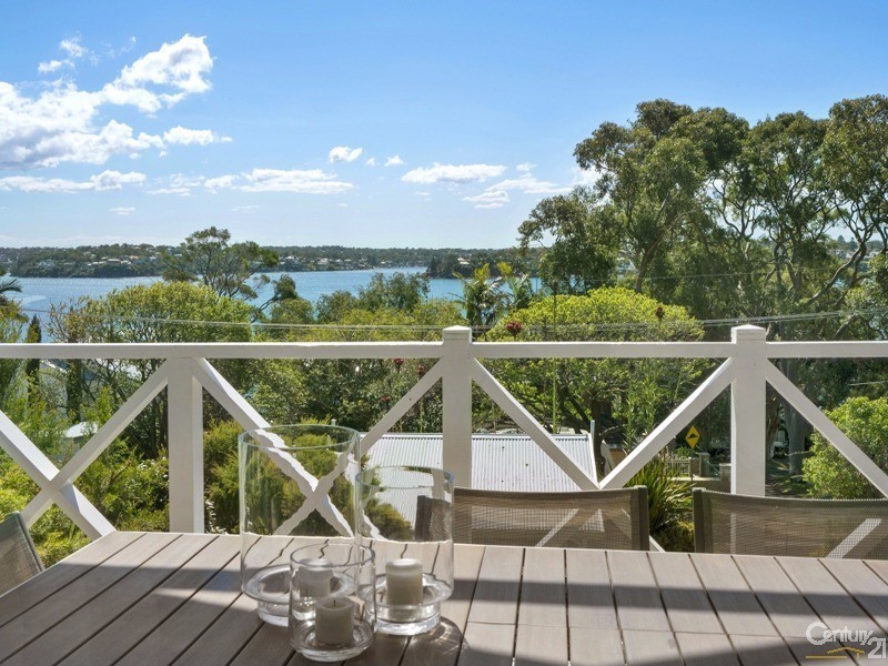 2 THE AVENUE, Bundeena NSW 2230