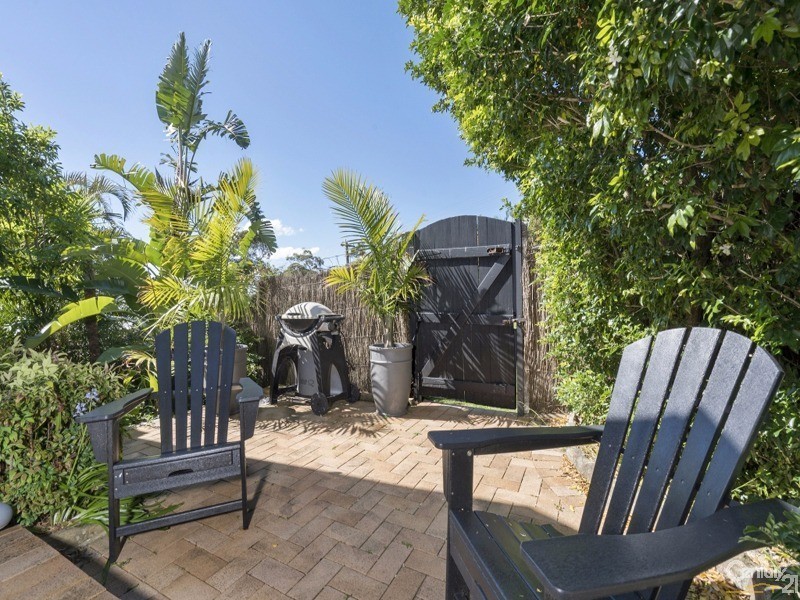 2 THE AVENUE, Bundeena NSW 2230