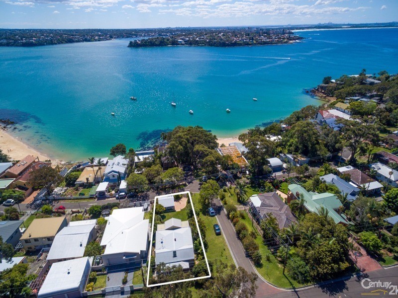 2 THE AVENUE, Bundeena NSW 2230