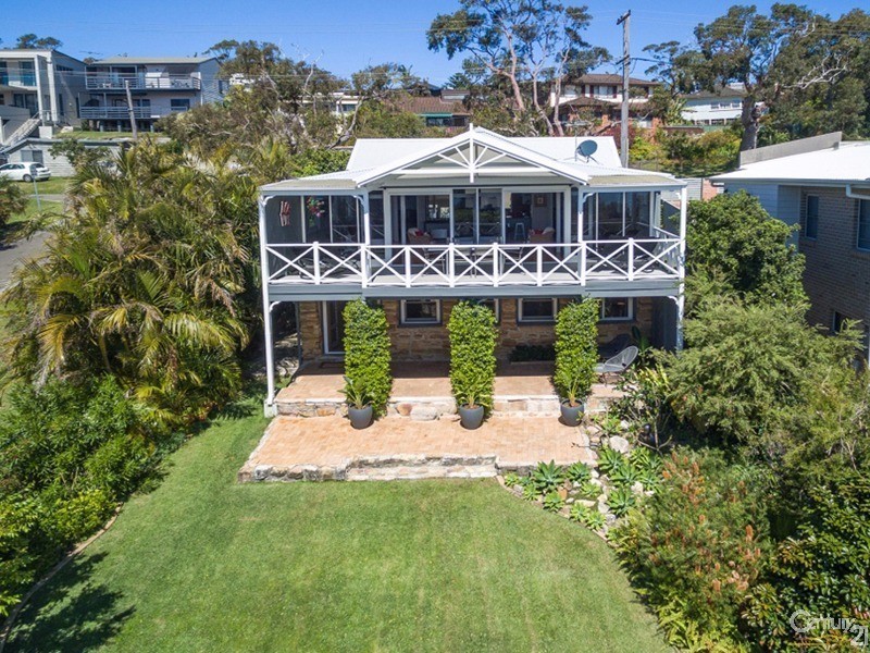 2 THE AVENUE, Bundeena NSW 2230