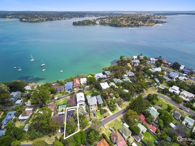 31 LOFTUS STREET, Bundeena NSW 2230