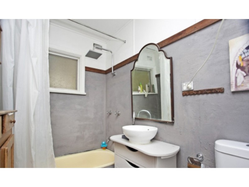 1 ERIC STREET, Bundeena NSW 2230