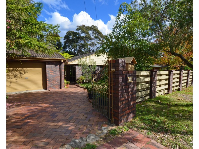 27 BOMBORA AVENUE, Bundeena NSW 2230