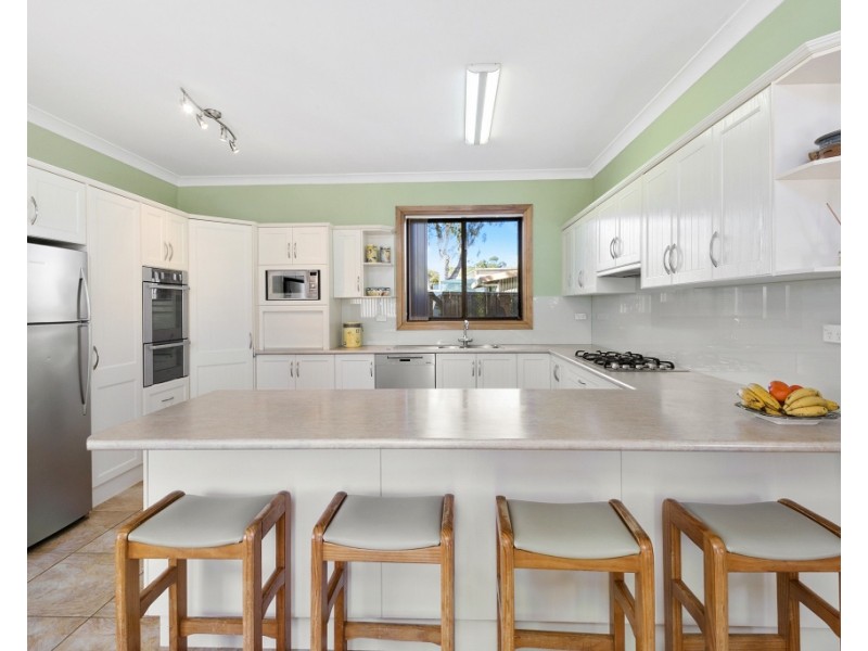 10 BOURNEMOUTH STREET, Bundeena NSW 2230