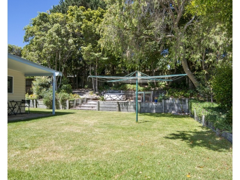 12 BOMBORA AVENUE, Bundeena NSW 2230