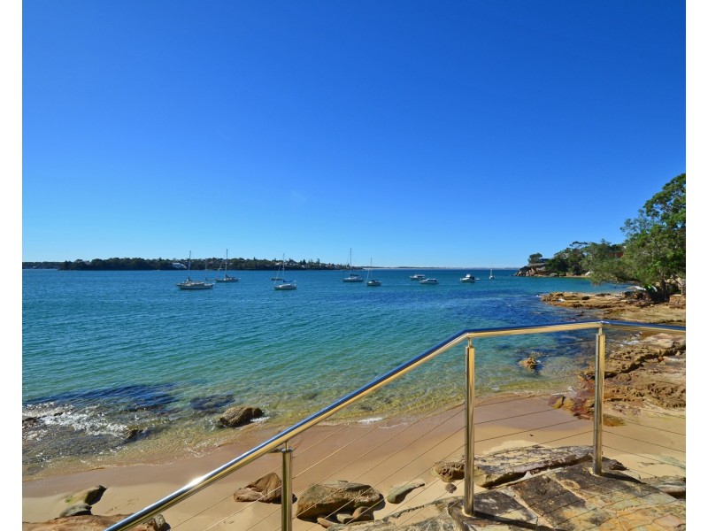 BEACHSHACK 11 THE AVENUE, Bundeena NSW 2230
