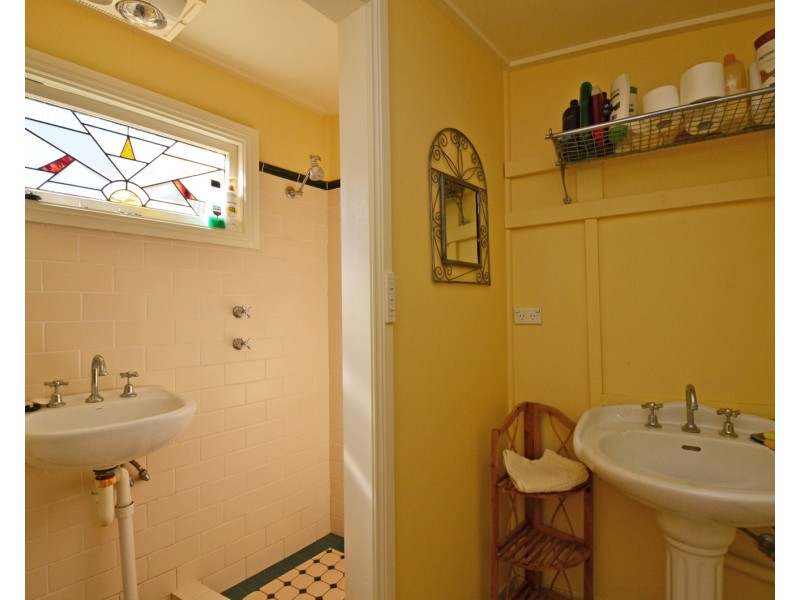 BEACHSHACK 11 THE AVENUE, Bundeena NSW 2230