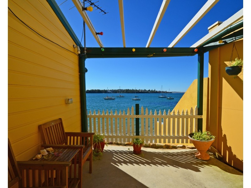 BEACHSHACK 11 THE AVENUE, Bundeena NSW 2230