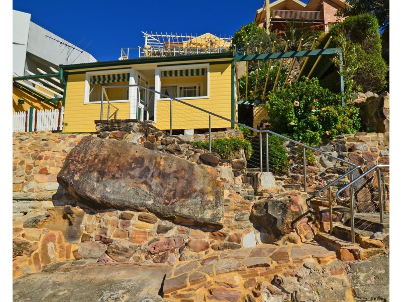 BEACHSHACK 11 THE AVENUE, Bundeena NSW 2230