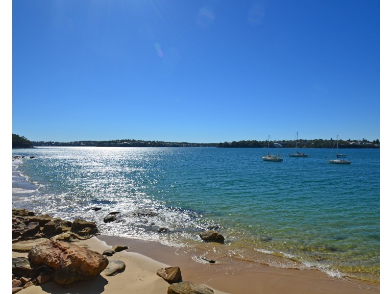 BEACHSHACK 11 THE AVENUE, Bundeena NSW 2230