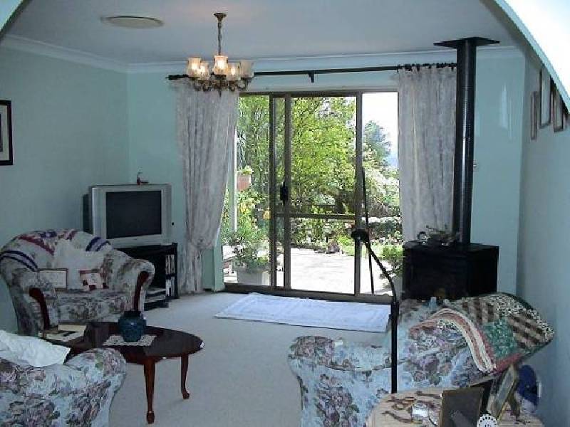 26 Claines Cres, Wentworth Falls NSW 2782