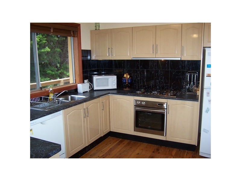 4 Kitchener Avenue, Wentworth Falls NSW 2782