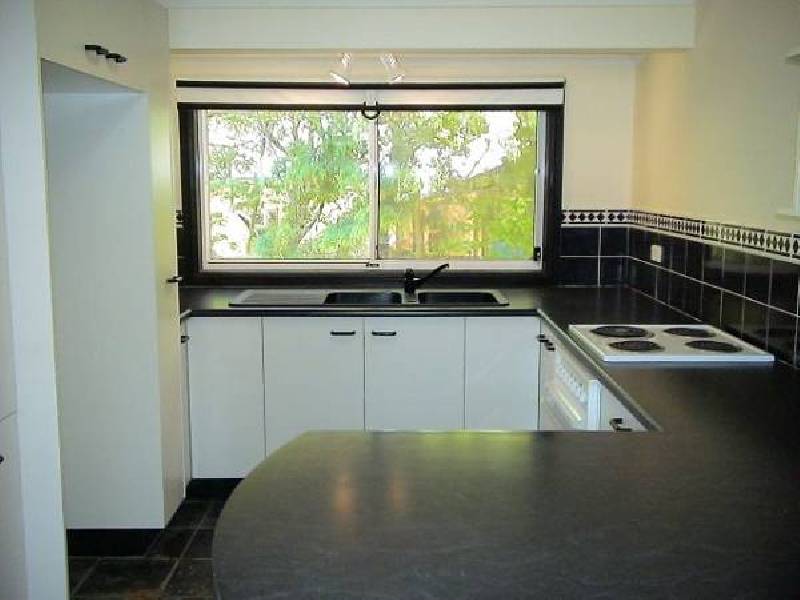 8 Backhouse St, Wentworth Falls NSW 2782