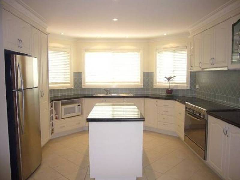 11 Boronia Rd, Wentworth Falls NSW 2782