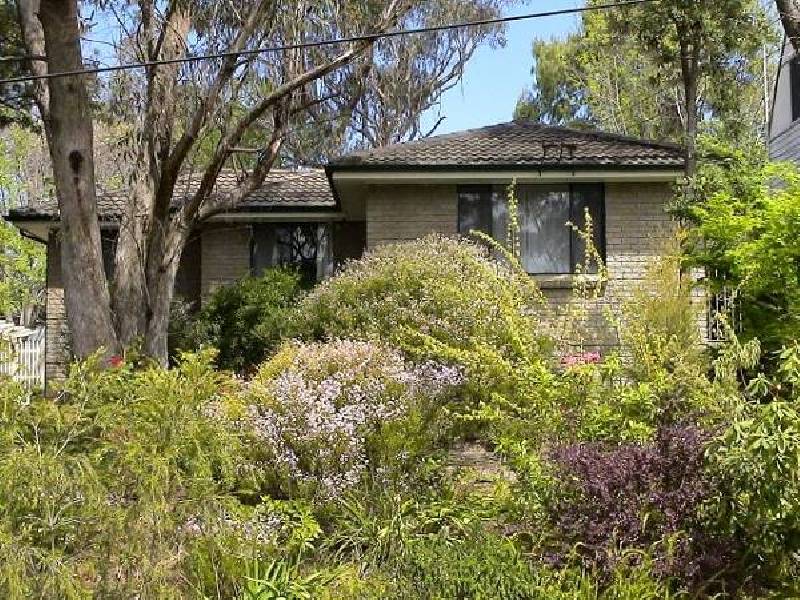 35 Westbourne Avenue, Wentworth Falls NSW 2782