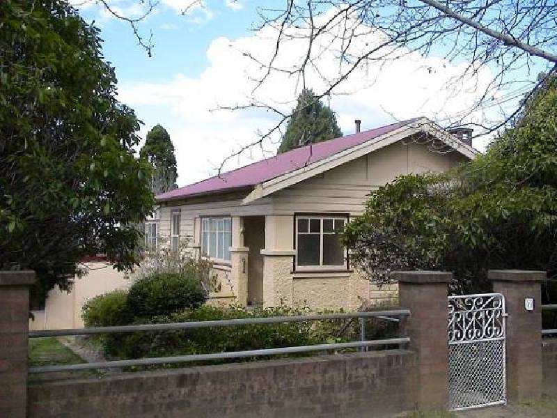 7 Blaxland Road, Wentworth Falls NSW 2782