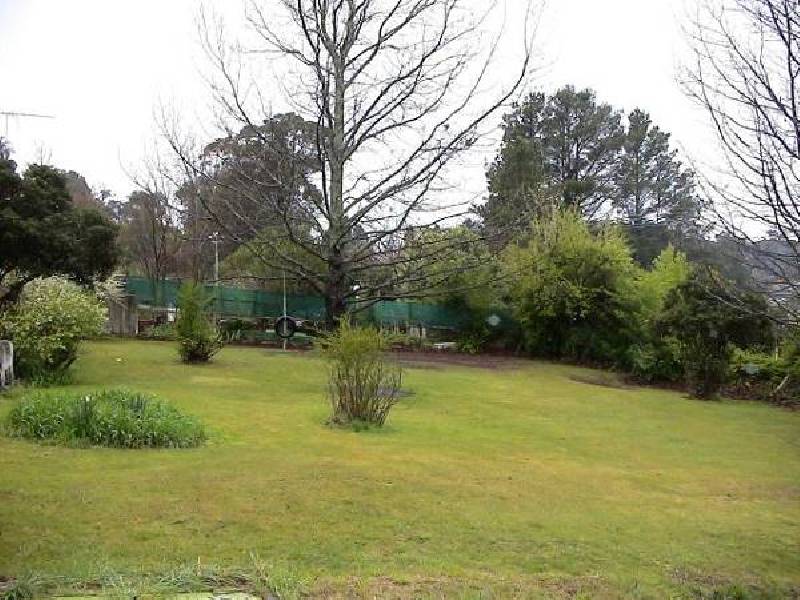 7 Blaxland Road, Wentworth Falls NSW 2782