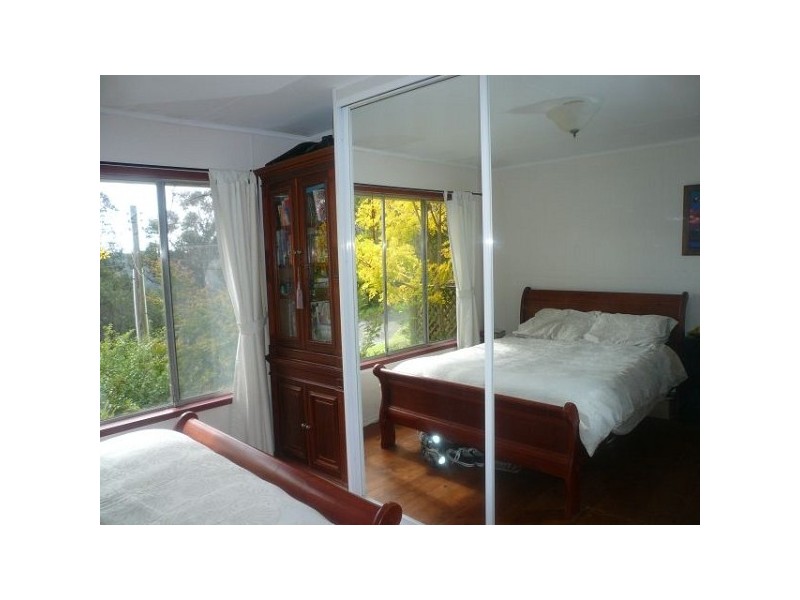 33 Westbourne Ave, Wentworth Falls NSW 2782
