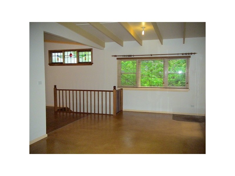 9 Yanko Ave, Wentworth Falls NSW 2782