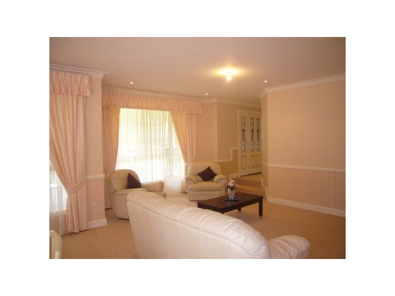 11 Boronia Road, Wentworth Falls NSW 2782