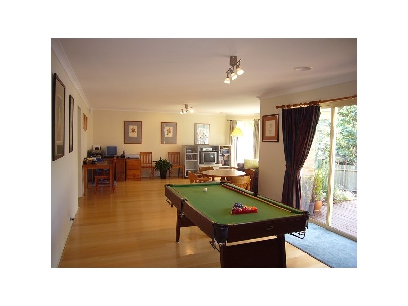 11 Wilson St, Wentworth Falls NSW 2782