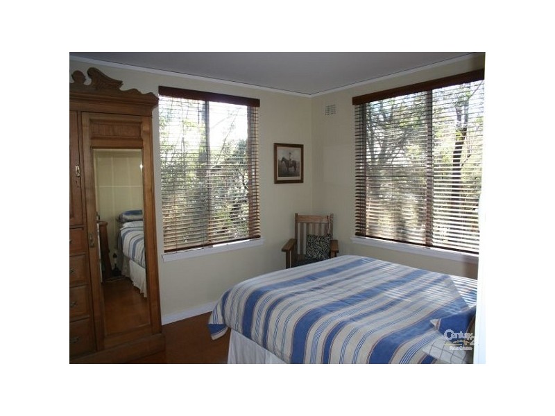 23 Edward Pde, Wentworth Falls NSW 2782