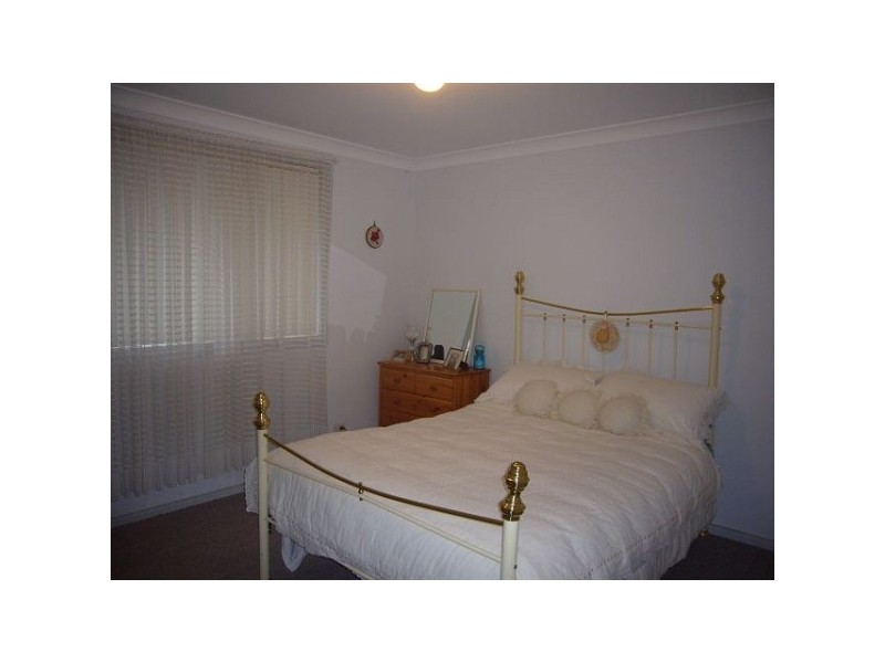 34 Flora St, Wentworth Falls NSW 2782