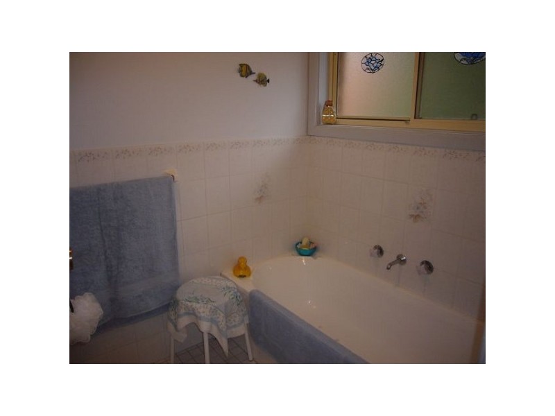 34 Flora St, Wentworth Falls NSW 2782