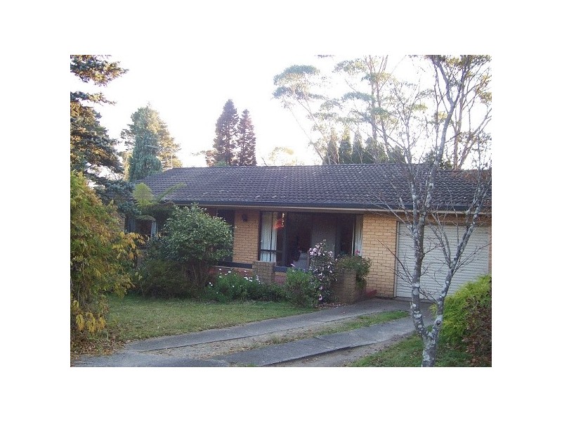 25 Asquith Avenue, Wentworth Falls NSW 2782