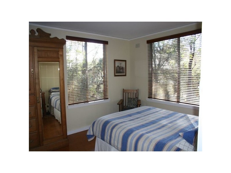 23 Edward Pde, Wentworth Falls NSW 2782