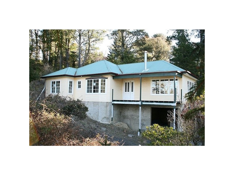 35 Northcote Rd, Leura NSW 2780