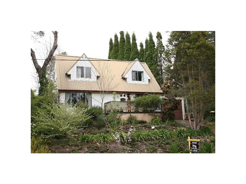 33 Westbourne Ave, Wentworth Falls NSW 2782