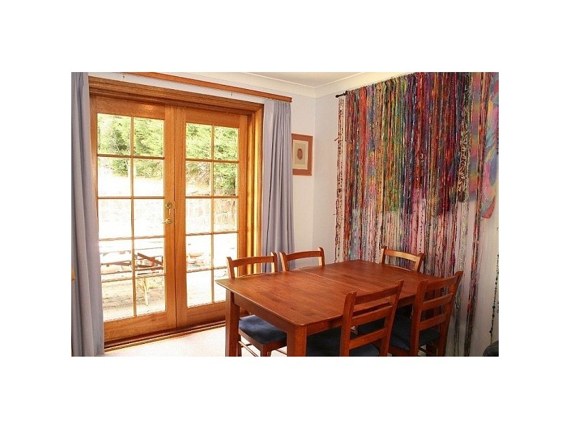 7 Queen Elizabeth Drive, Wentworth Falls NSW 2782