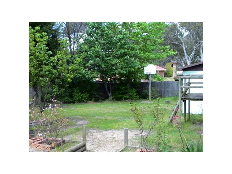 17 Hill Street, Wentworth Falls NSW 2782