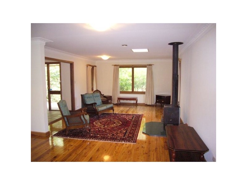 27 McLaughlin Avenue, Wentworth Falls NSW 2782