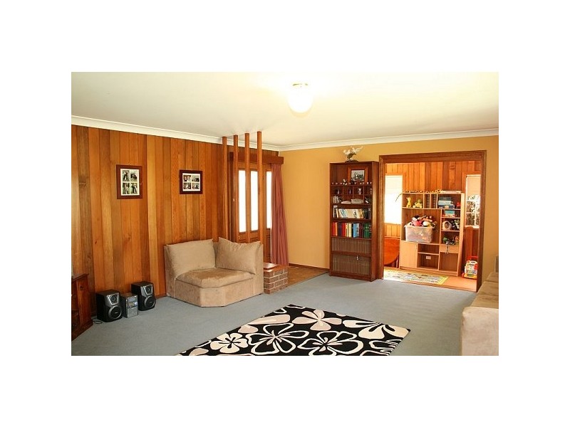 99 Dalrymple Ave, Wentworth Falls NSW 2782