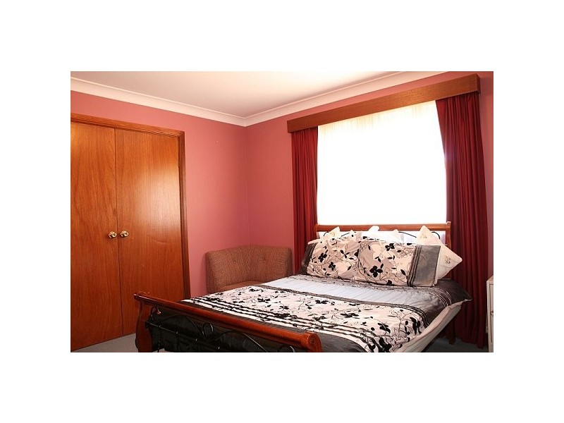 99 Dalrymple Ave, Wentworth Falls NSW 2782