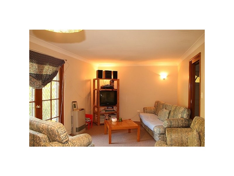 17 Pritchard St, Wentworth Falls NSW 2782