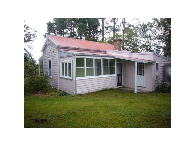 13 Fitzgerald Street, Wentworth Falls NSW 2782