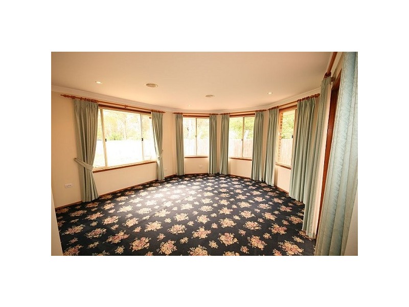 44 Darwin Avenue, Wentworth Falls NSW 2782