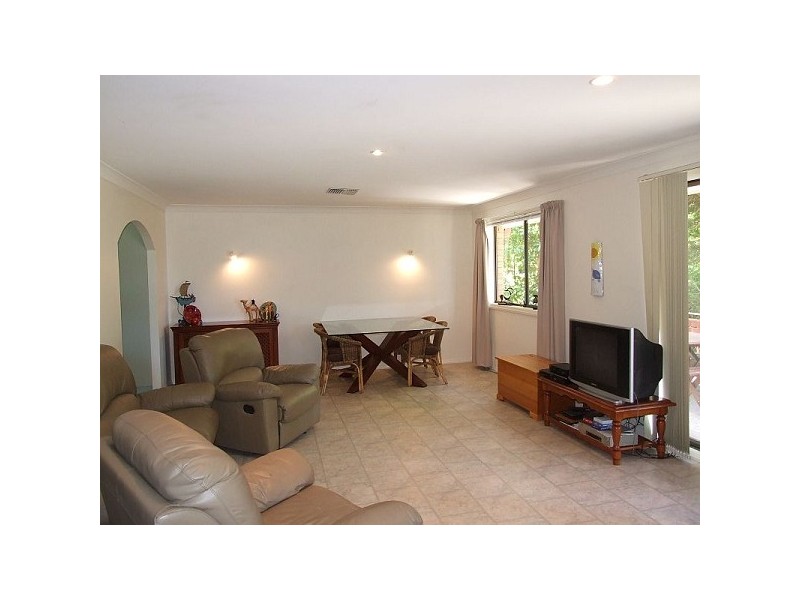 11 Pritchard St, Wentworth Falls NSW 2782