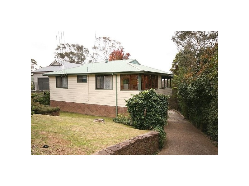 3 Panorama Cr, Wentworth Falls NSW 2782