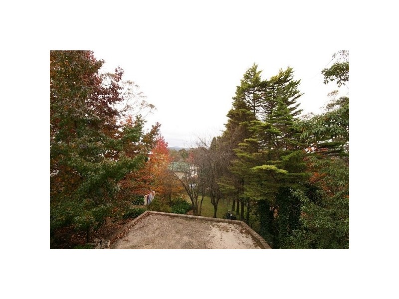 3 Panorama Cr, Wentworth Falls NSW 2782